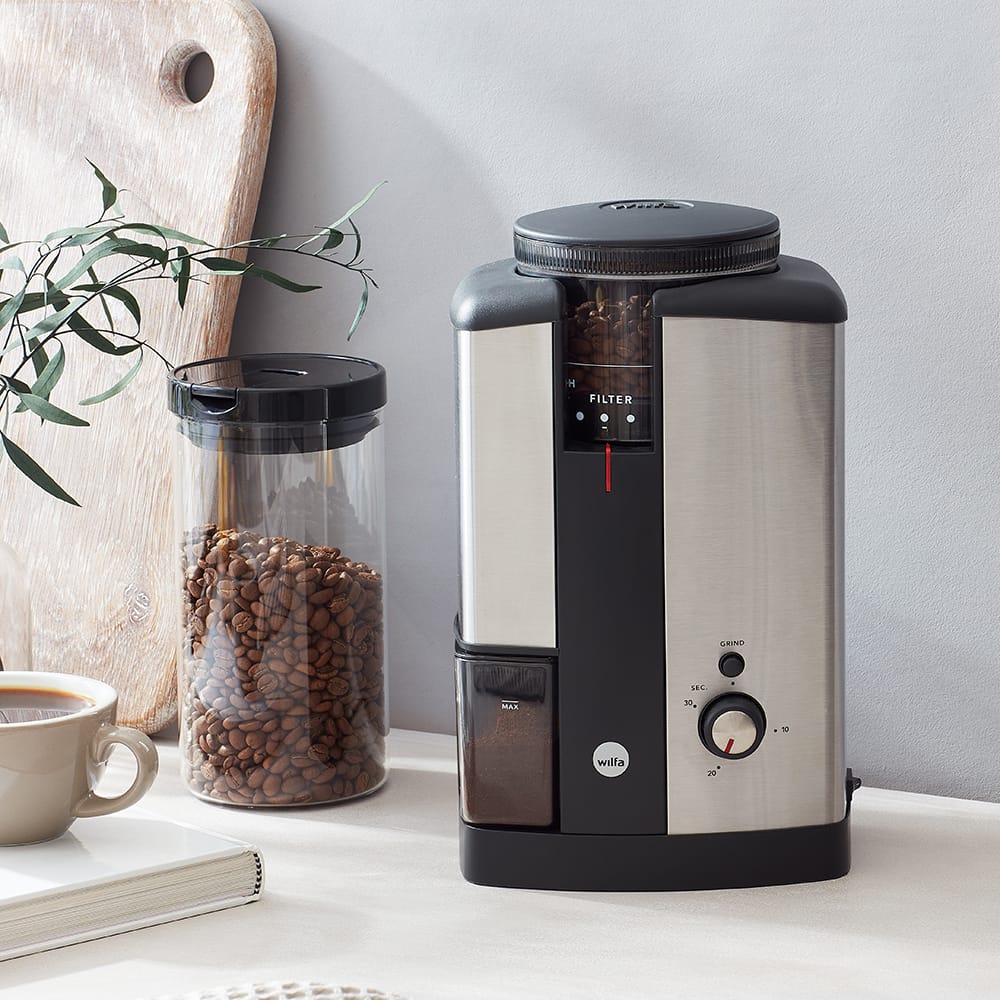 Wilfa Svart Coffee Grinder - Silver + FREE Hario Drip Kettle Air