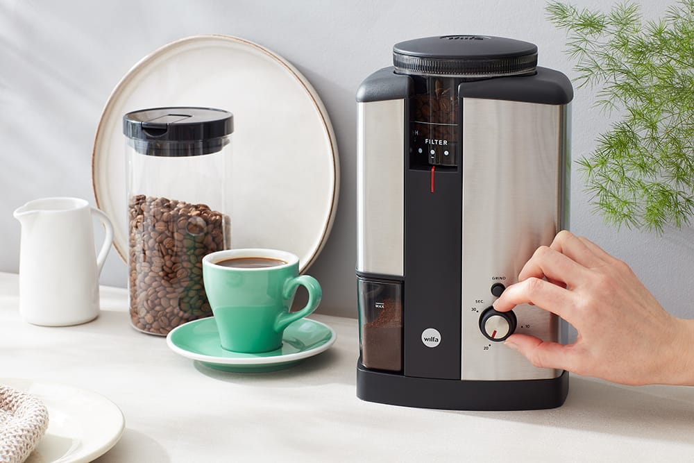 Wilfa Svart Coffee Grinder - Silver + FREE Hario Drip Kettle Air