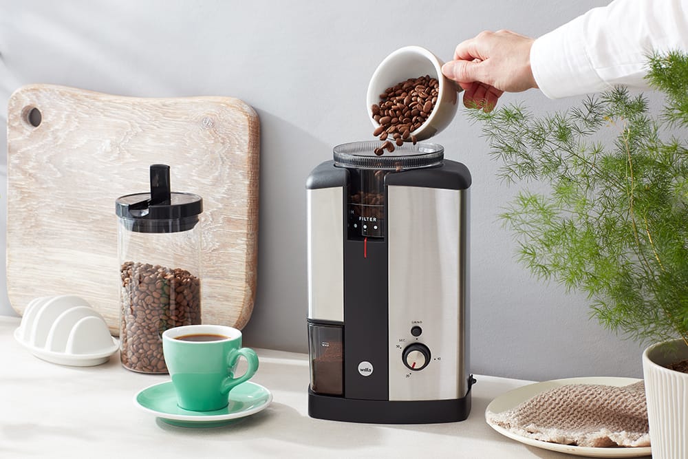 Wilfa Svart Coffee Grinder - Silver + FREE Hario Drip Kettle Air