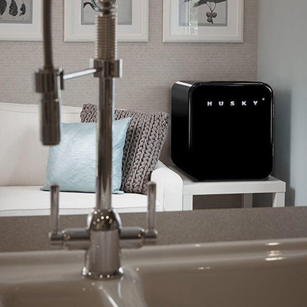 Black Retro Curved Beer Fridge/Drinks Cooler - By Husky